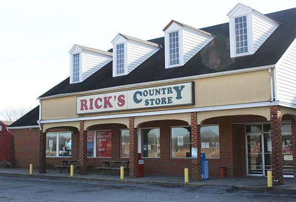 ricks_country_store_closes