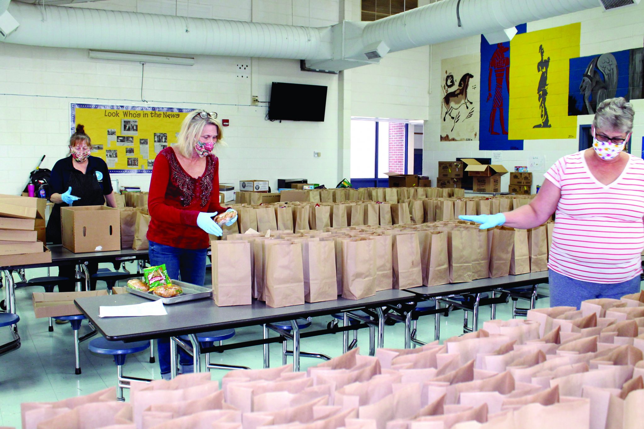 Cafeteria crew up to the challenge - Gazette Journal