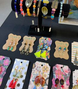 arts on main christmas jewelry
