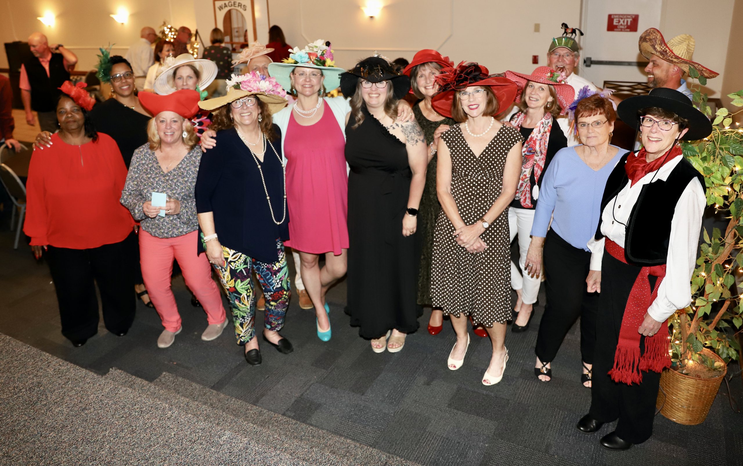 point derby de mayo hat contest