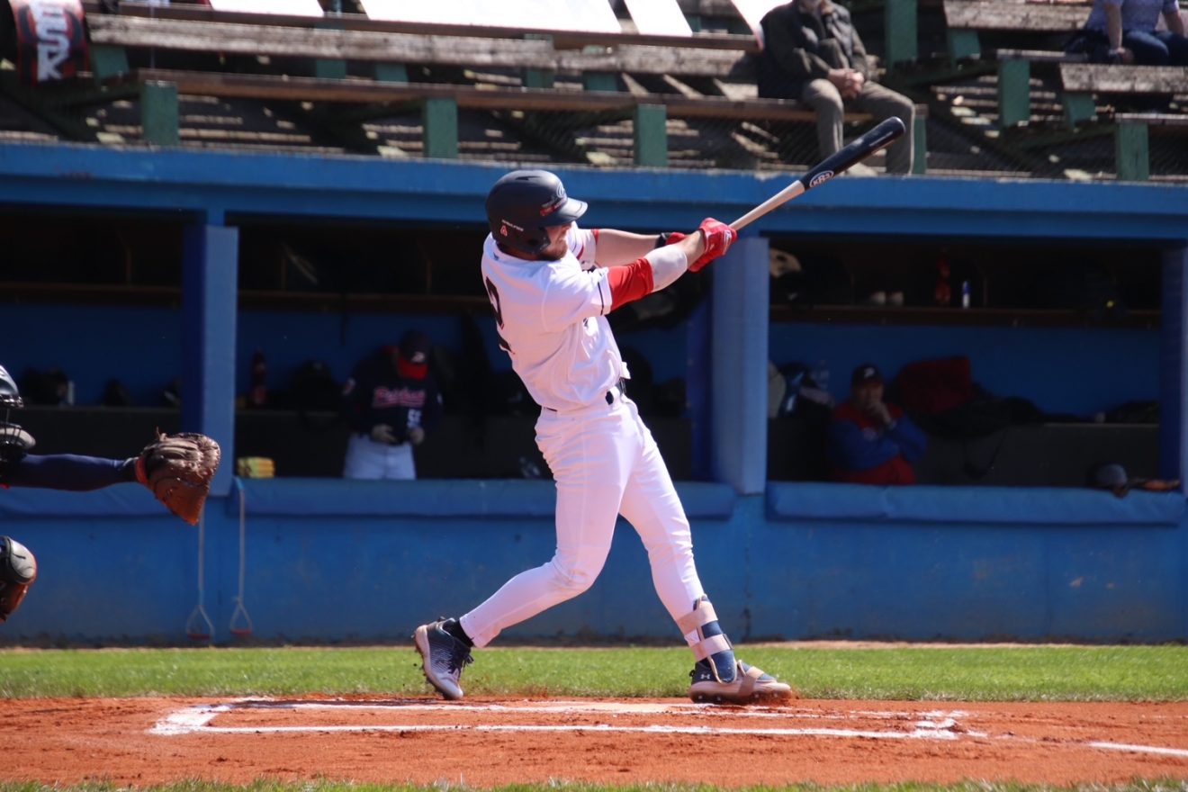 Brett Lindsay completes first stage of Czech Republic league Gazette