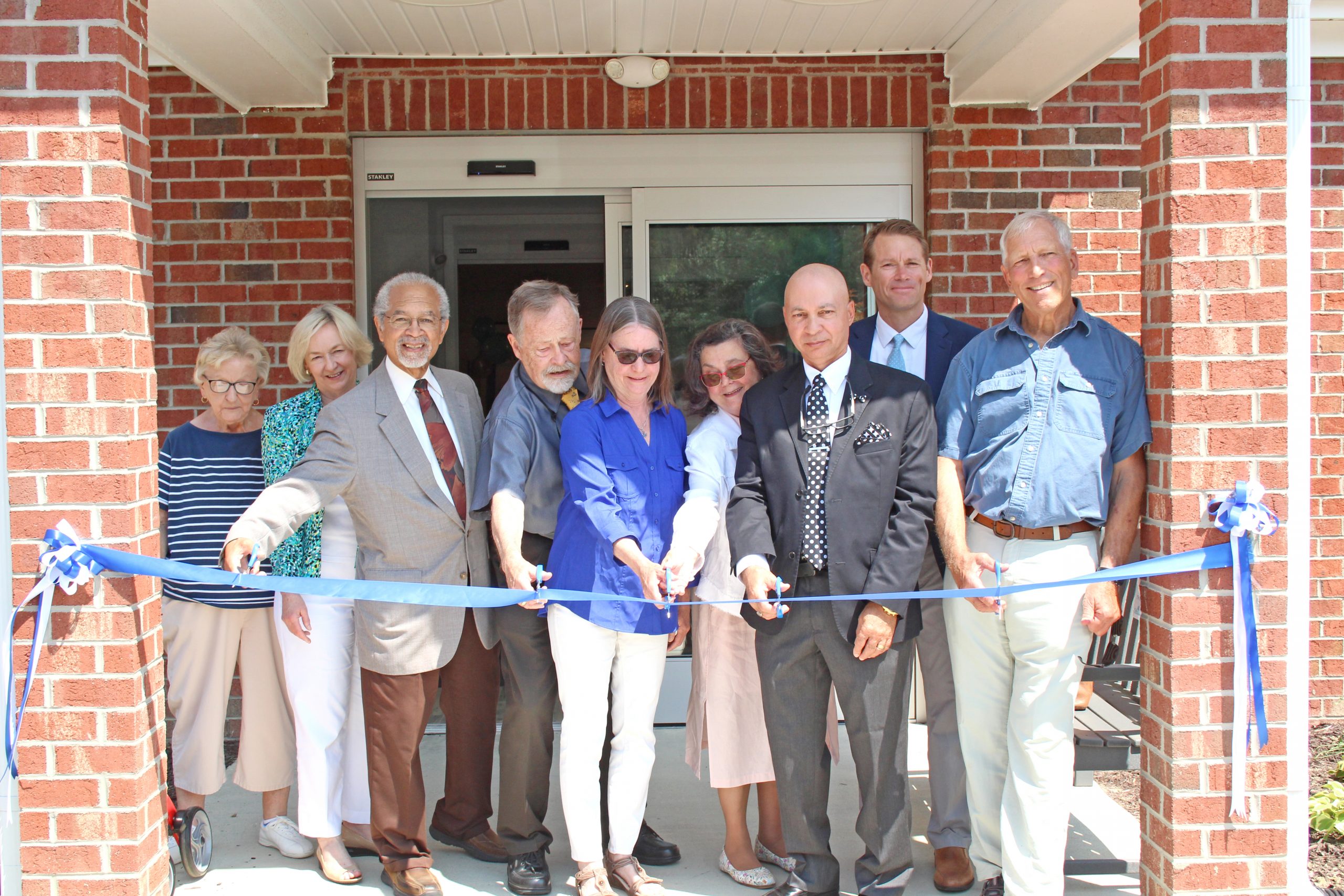 gloucester daf gardens ribbon cutting