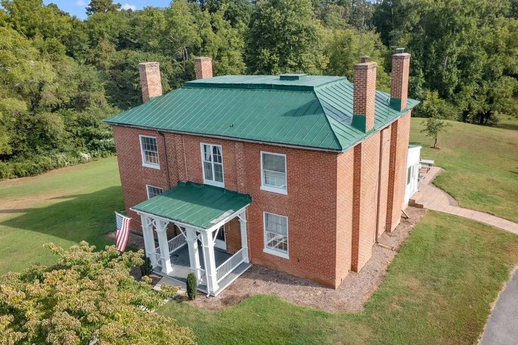 Neighbors mpaaghs Hundley Hall