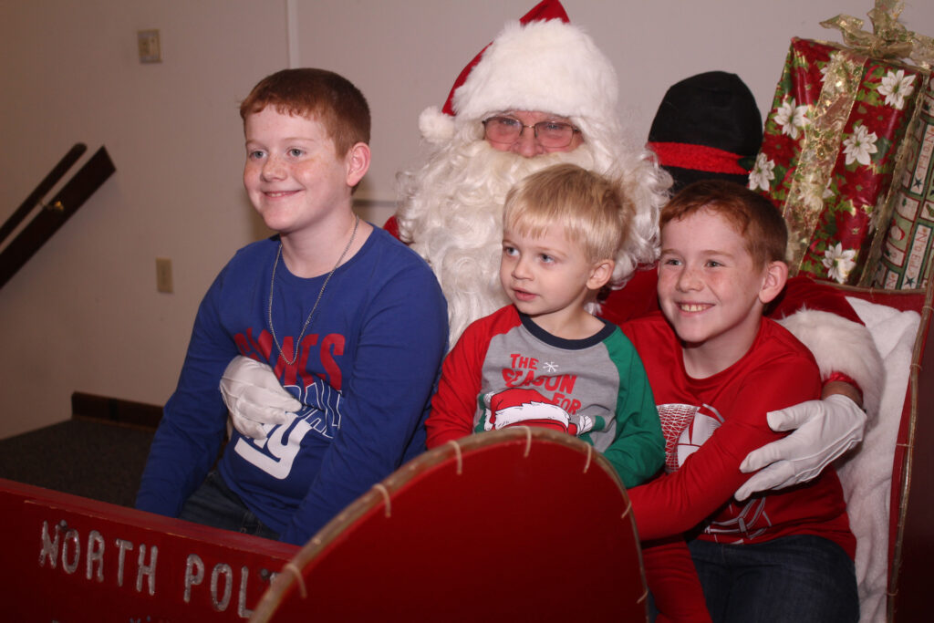 abingdon Brayden Setterholm, 10, Vincent Pafundi, 3, and Bryson Setterholm, 8, from left