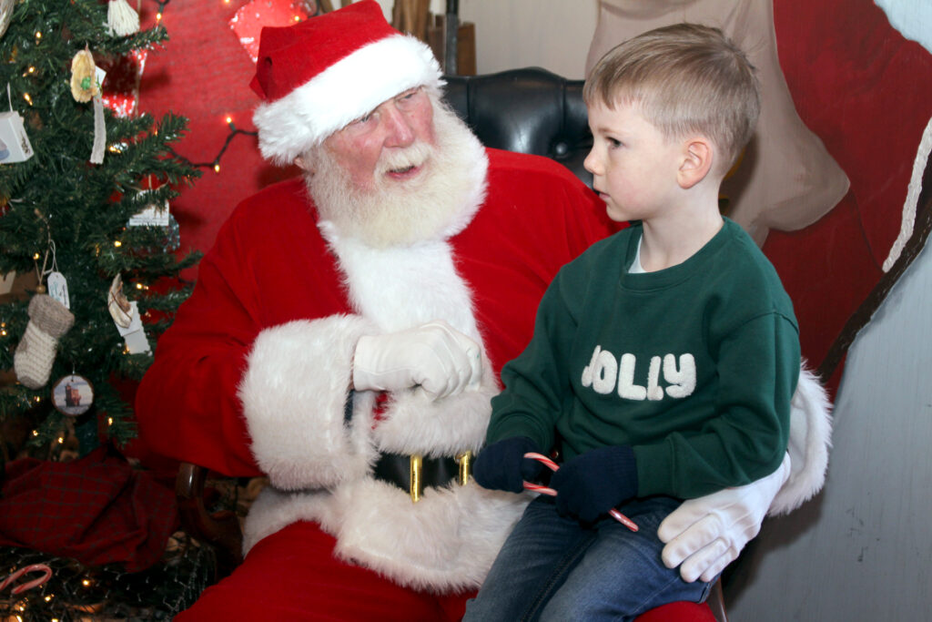 mathews santa Beau-Ryan Barlett, 4