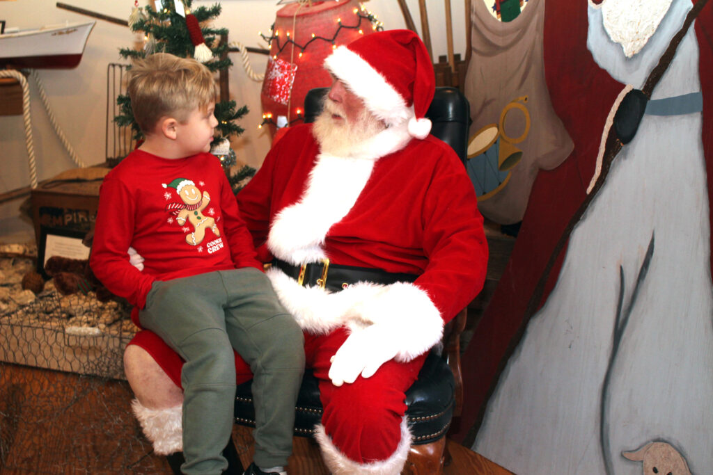 mathews santa Cole Pritchett, 7