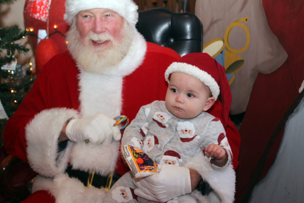 mathews santa Dalton Seaton, almost 9 months