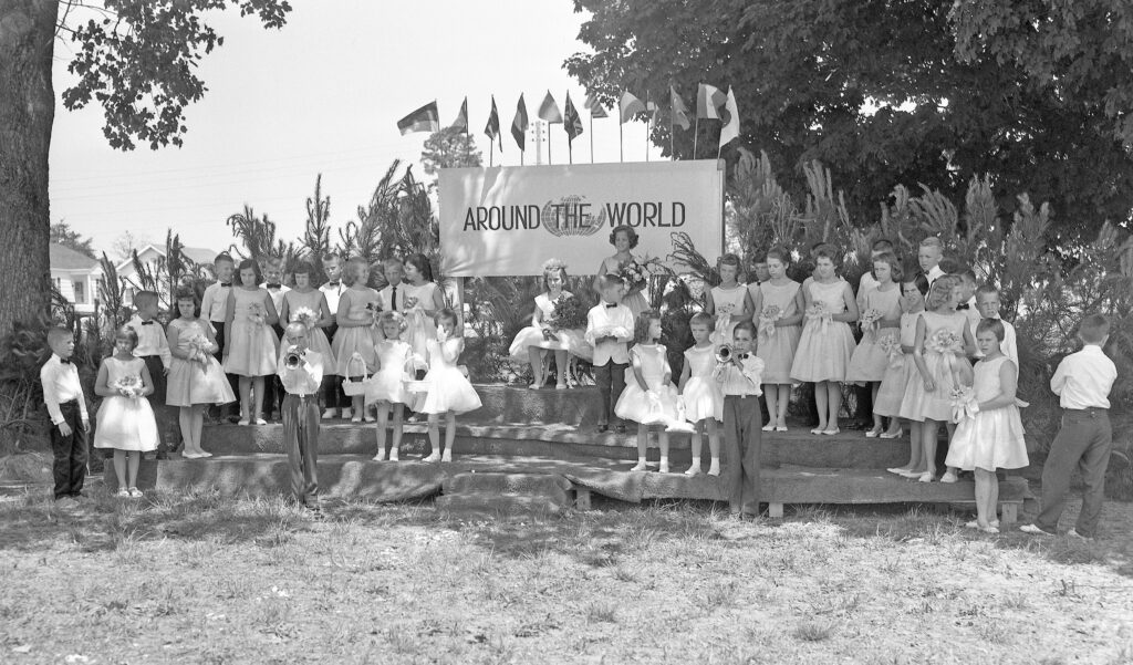 GC678 Hayes School may day 1962