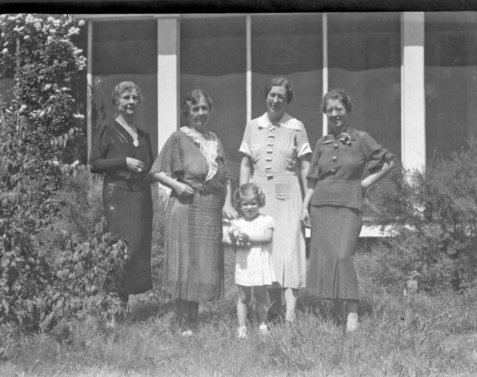 glimpses filler who knows mrs john b 1936017