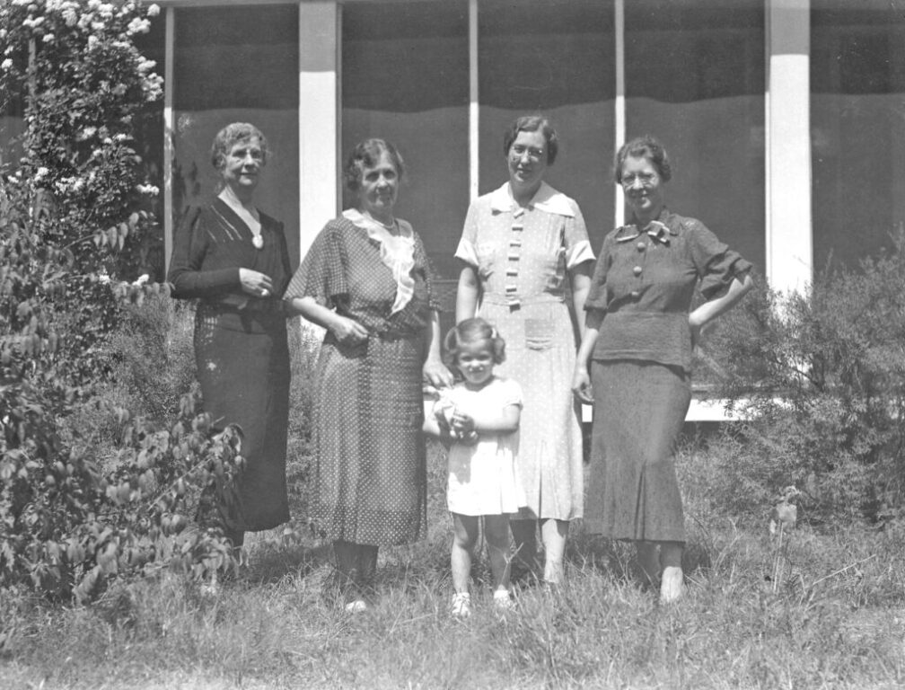 glimpses who knows mrs john b 1936017
