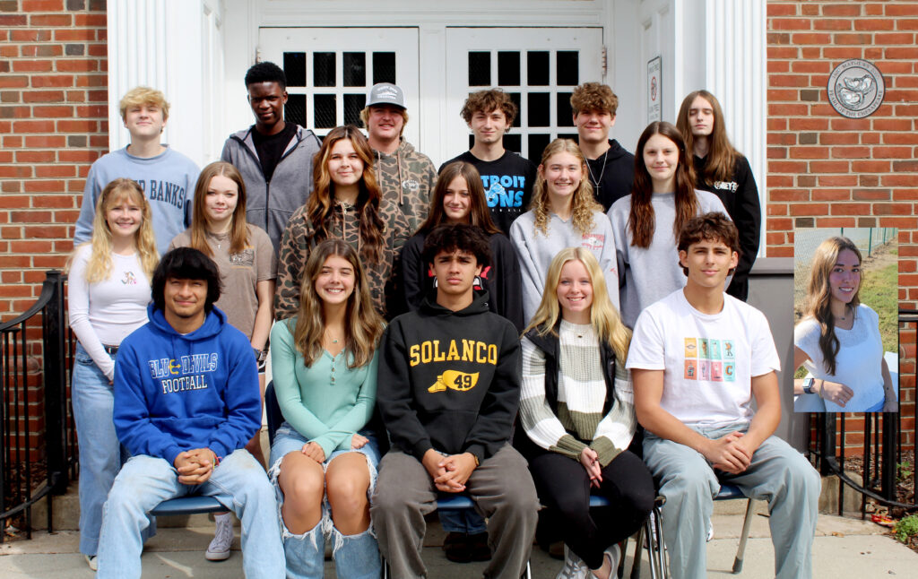 1a mhs homecoming court with inset