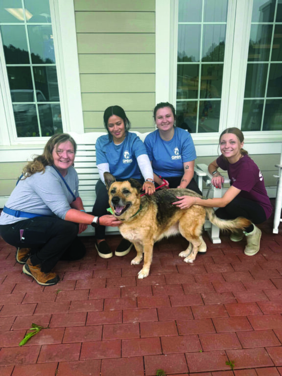 pet page GMHS Sharon Paul, Abby Lucas, Logan Rippel, Cienna Stott with dog Callie