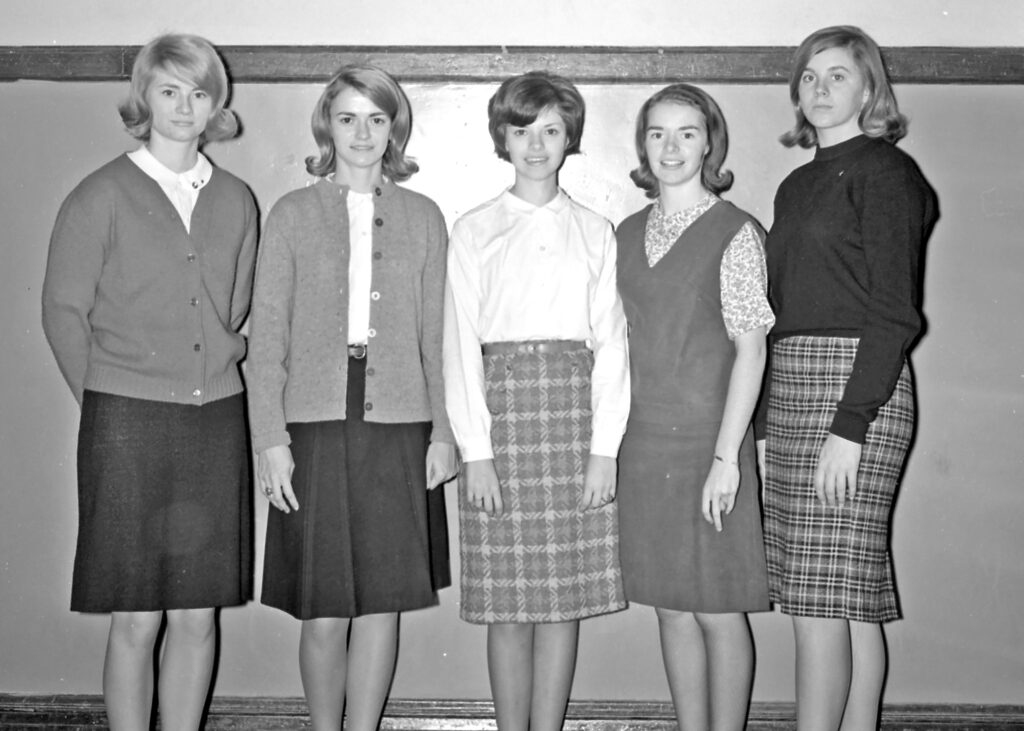 glimpses 11-65 mhs football queen042