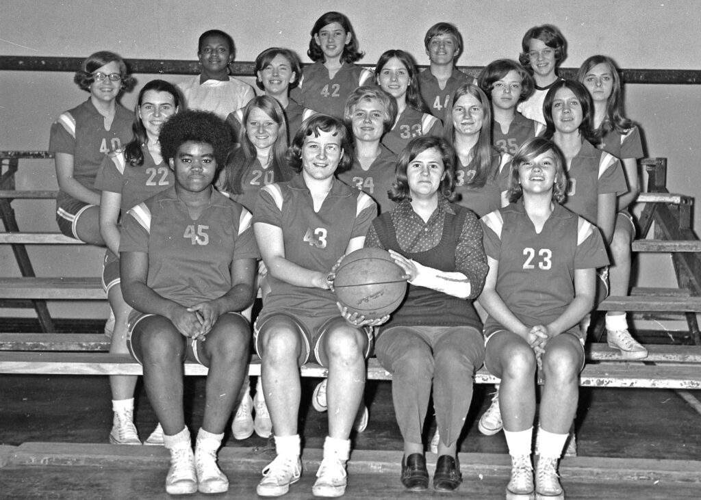glimpses dec 1970 mhs girls basketball058