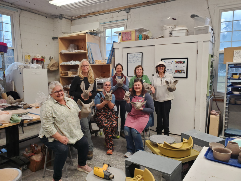 arts bay school sculpting animals