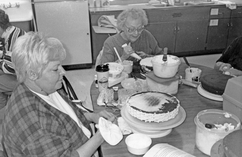 glimpses cut feb 2026 glo p-r cake decorating