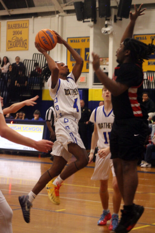 sports mhs varsity boys bball Issac Johnson