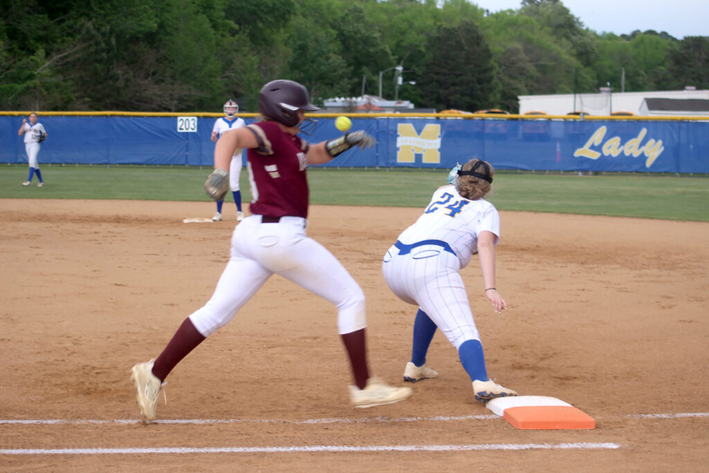 sports mhs jv softball