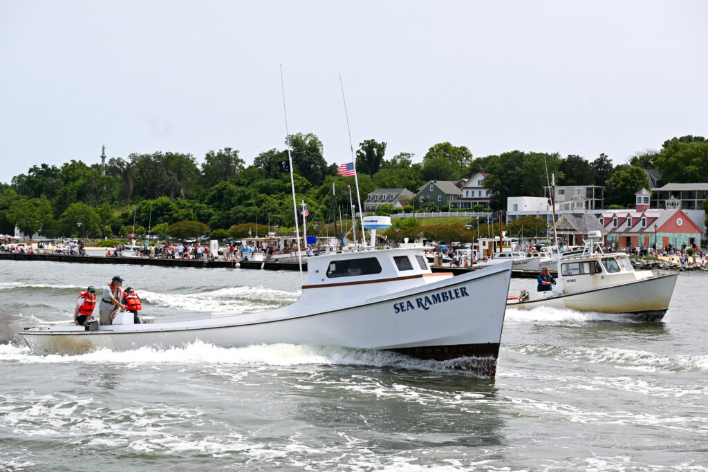 neighbors battle of the boats