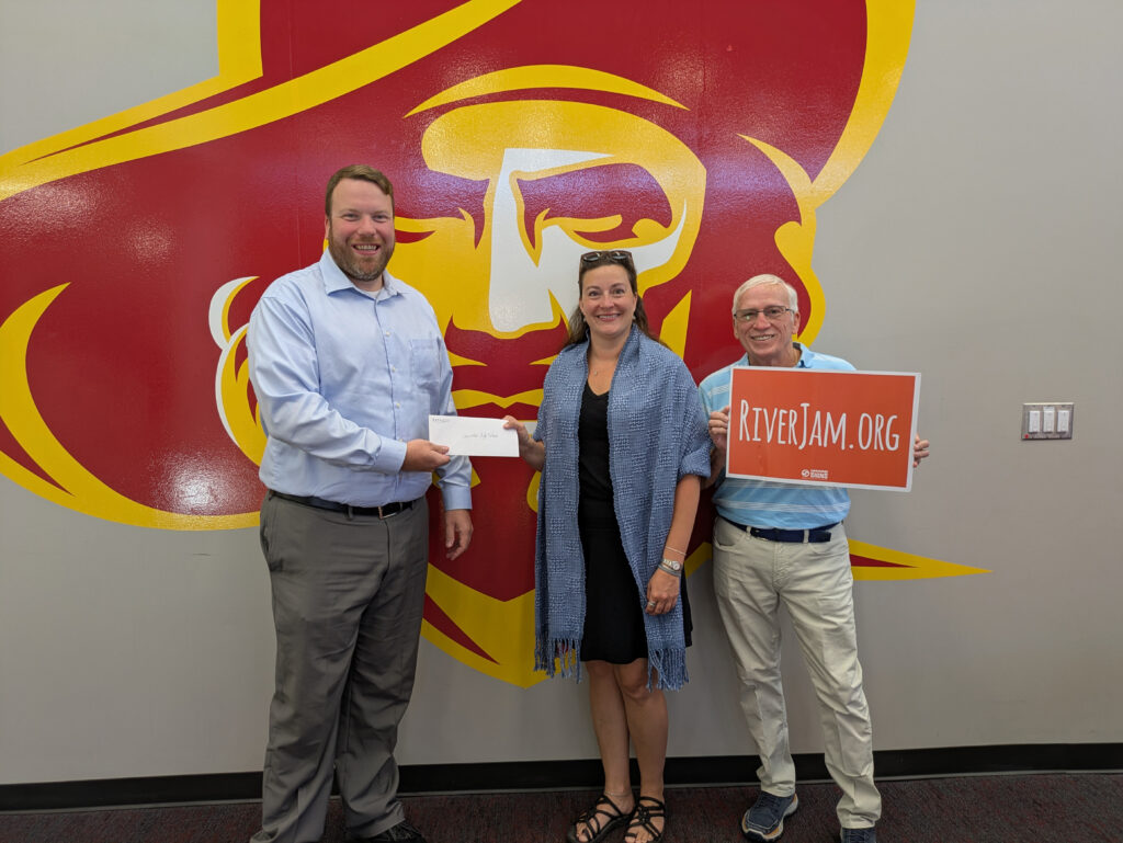 arts on main riverjam donation to gmhs