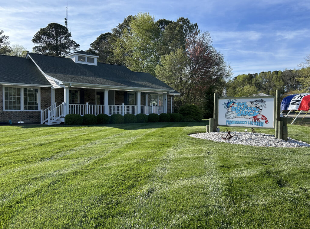 mathews dine to donate seafood shack